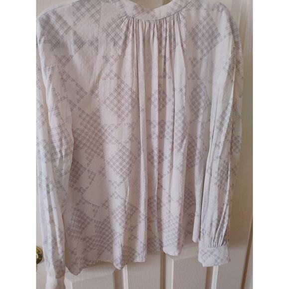 Treasure & Bond Top Blouse V-Neck Geometric Viscose White Gray Large - Picture 3 of 4
